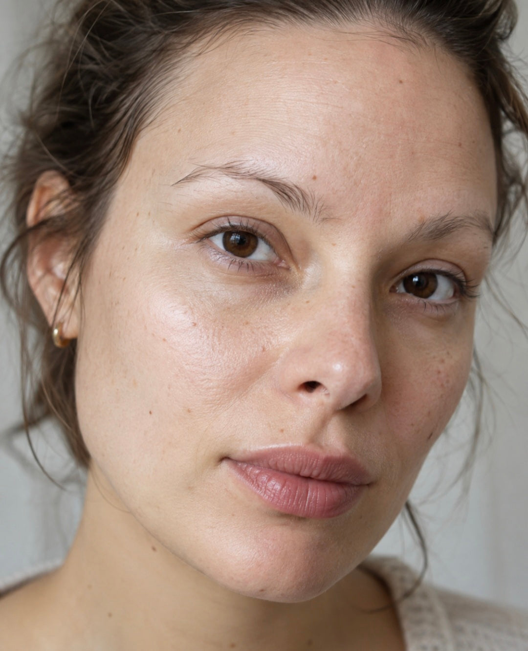 Sourcils clairsemés : pourquoi ils s’affinent et comment en prendre soin naturellement